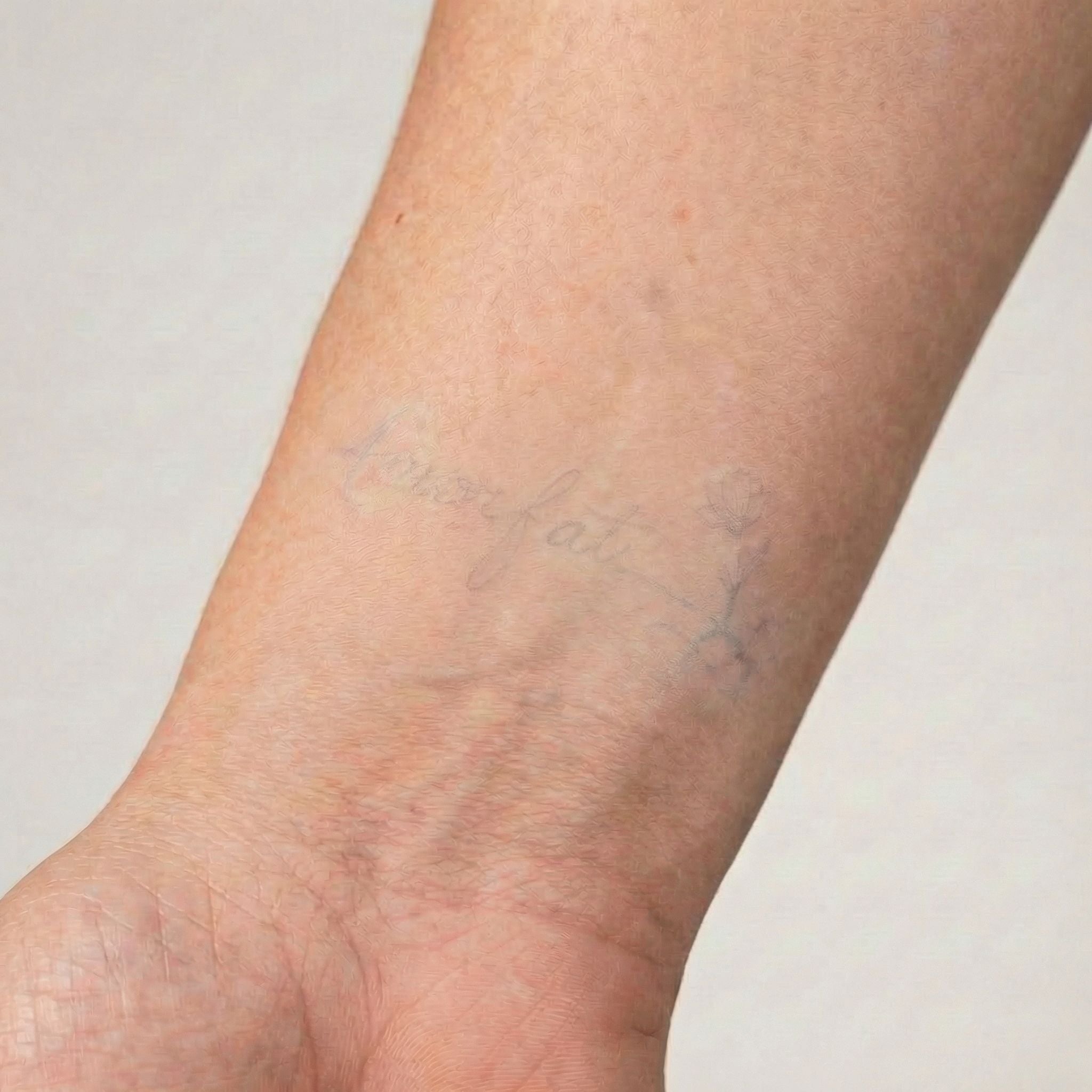 Freshly applied herbal temporary tattoo with very light initial stain on the skin